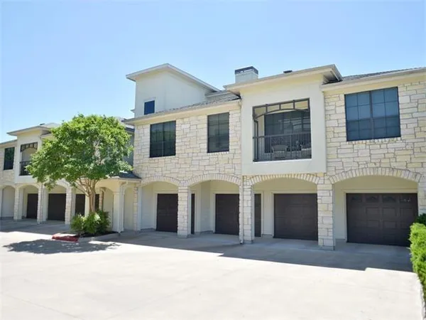 $1,850 | 7701 Rialto Boulevard, Unit 822, Austin, TX 78735