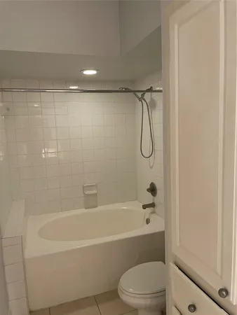 $1,850 | 7701 Rialto Boulevard, Unit 822, Austin, TX 78735