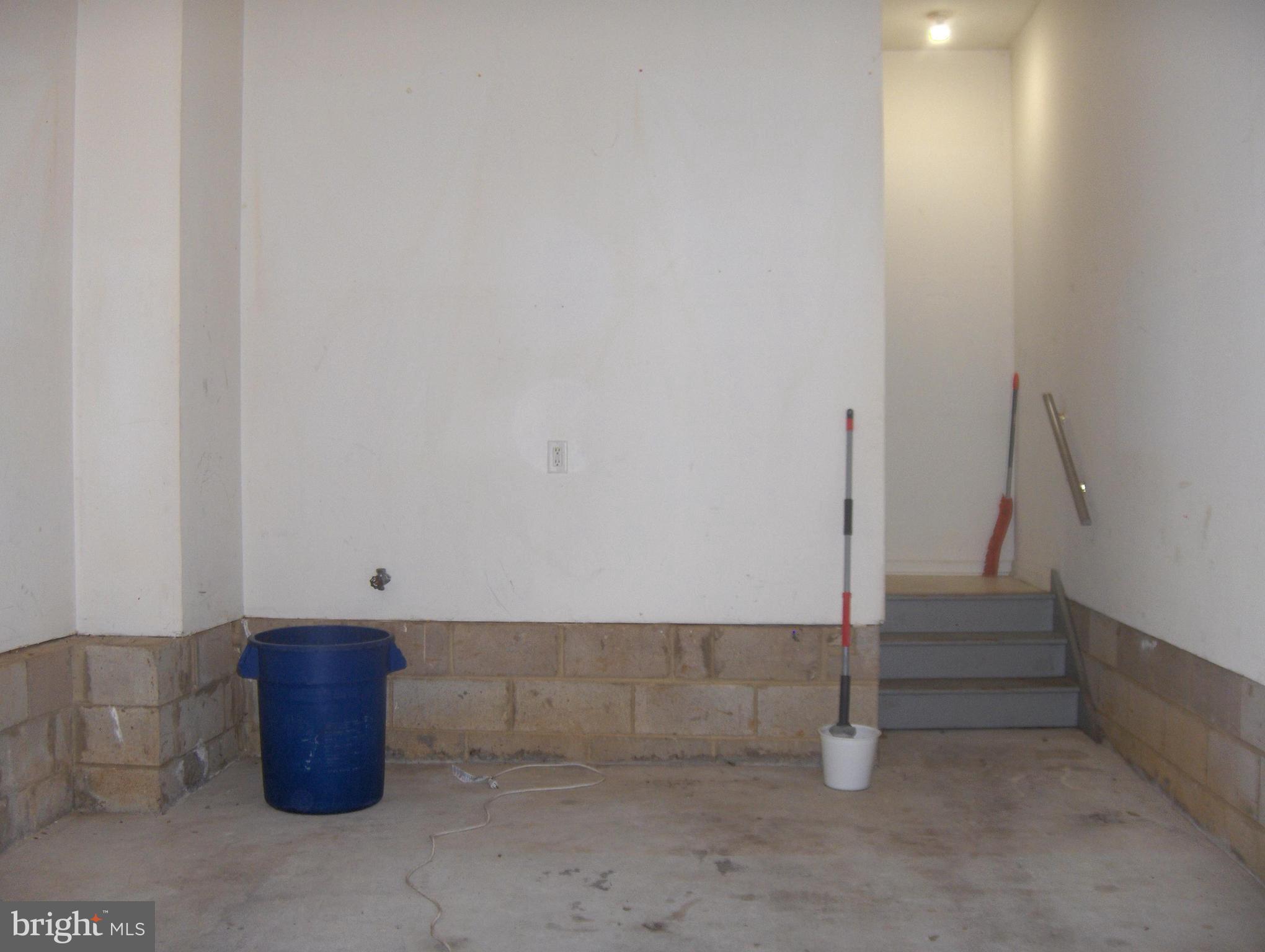 9 Tennyson Road Hightstown, NJ 08520 - Photo 25 of 42 garage