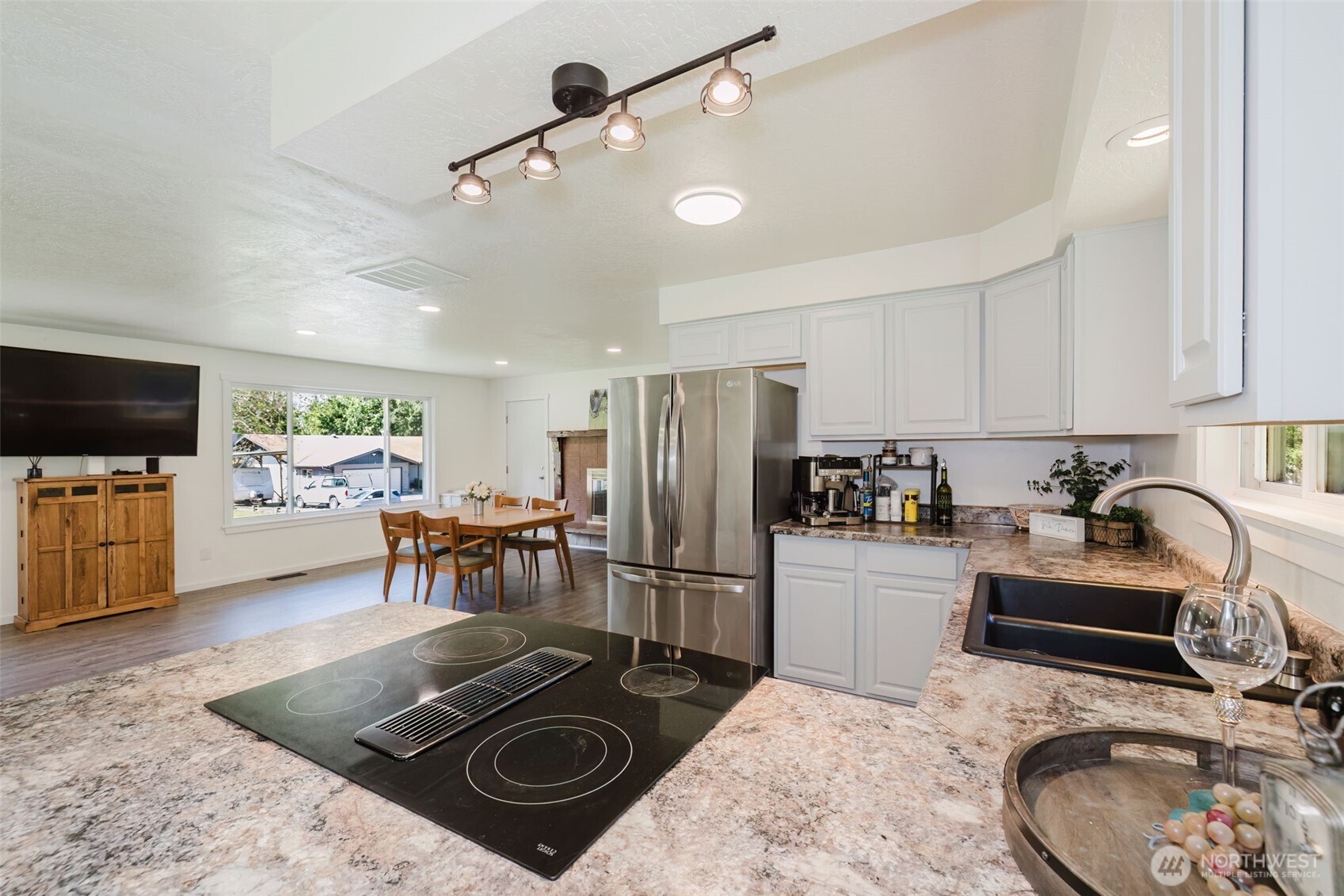 3018 Rozewood Drive Northeast Bremerton, WA 98310 - Photo 8 of 27 Gallery Image 8
