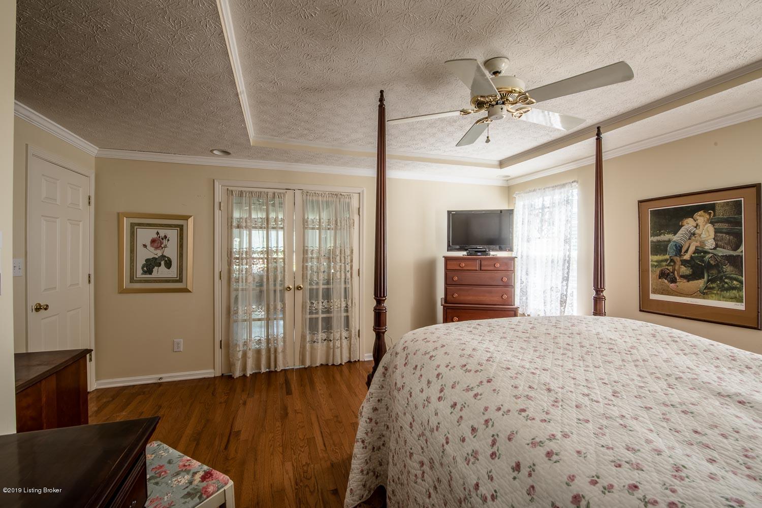 3816 Ridgehurst Court Louisville, KY 40299 - Photo 16 of 38 27