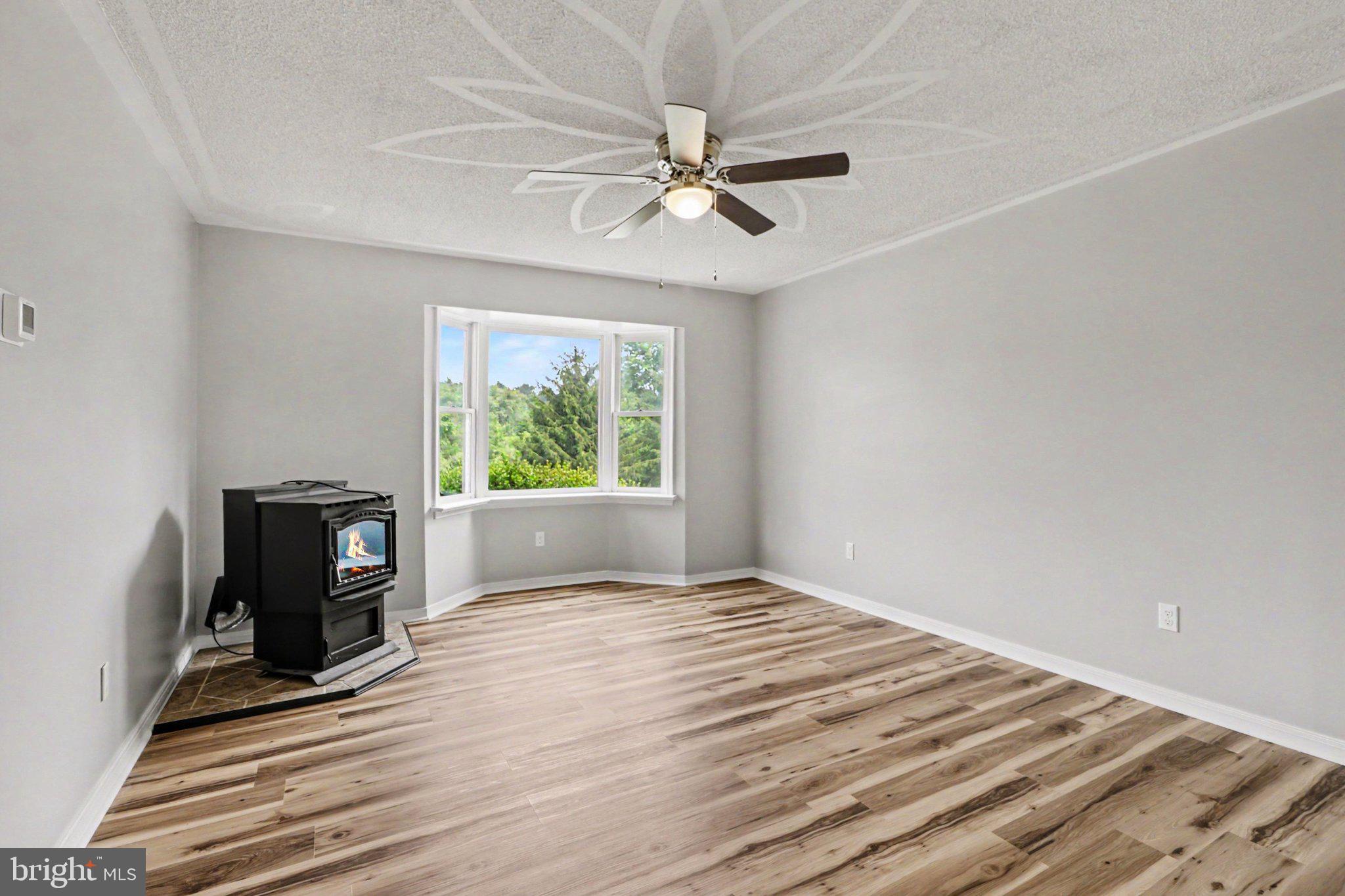 115 Small Valley Road Halifax, PA 17032 - Photo 15 of 69 Living Room
