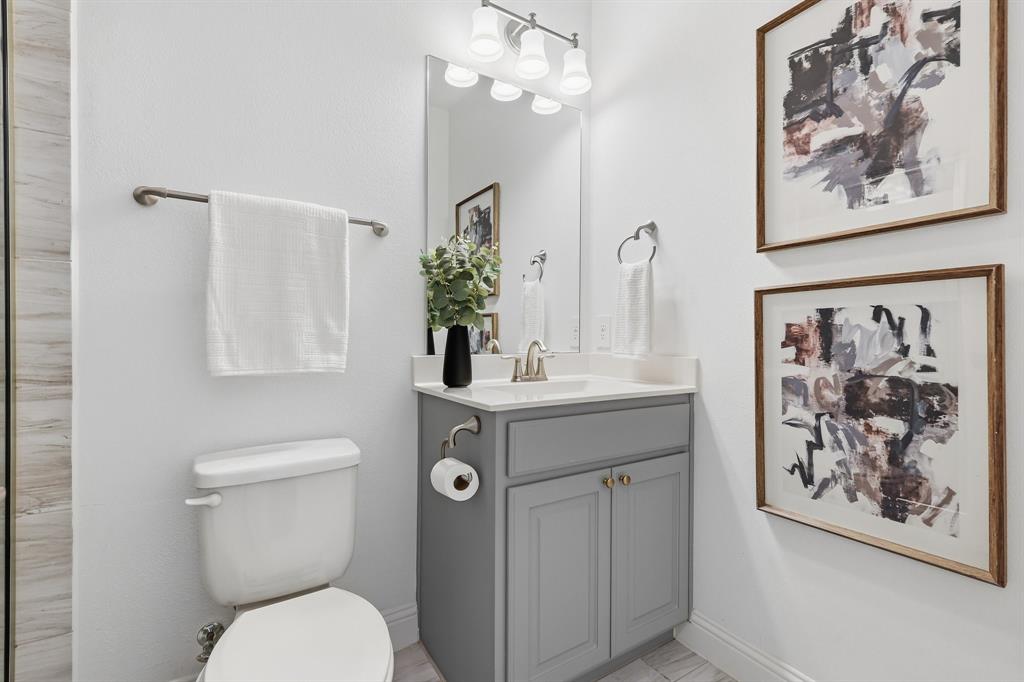 539 Farrell Lane Allen, TX 75013 - Photo 31 of 39 Powder room