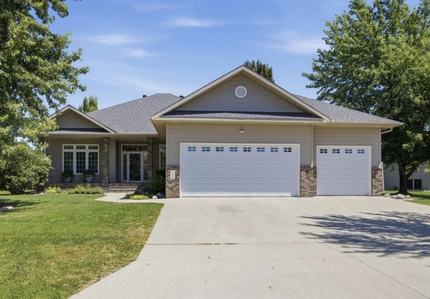 868 32nd Street South Moorhead, MN 56560 - Photo 1 of 63