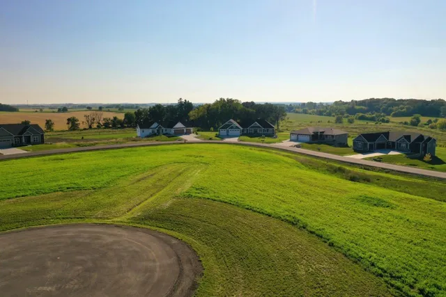 $81,900 | Lot 66 Drumlin Creek, Columbus, WI 53925