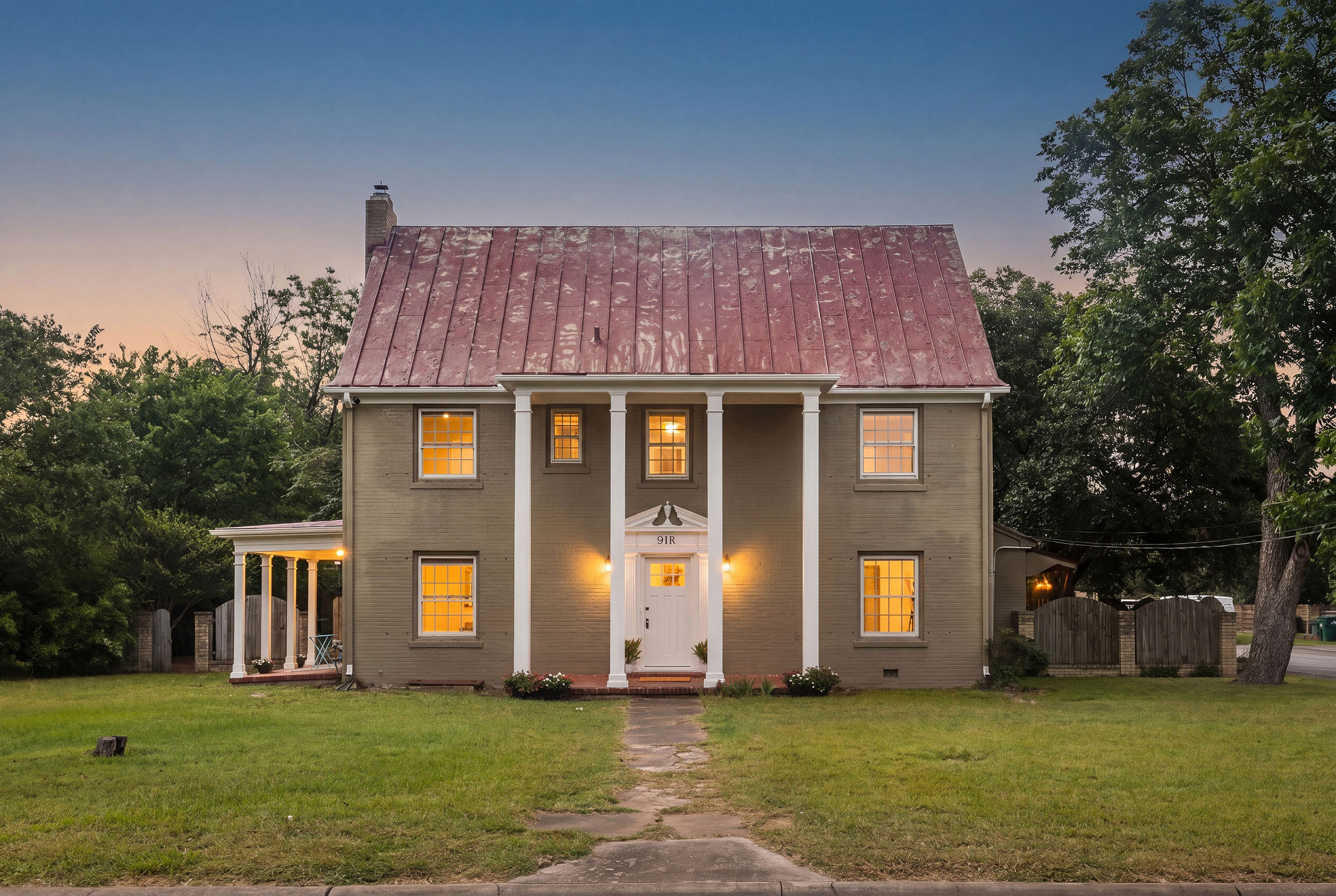 948 Maple Street Lockhart, TX 78644 - Photo 1 of 40 948 Maple Street is one of Lockhart's true grand dames—a stately historic residence that evokes the Vernacular Greek Revival and Southern Colonial Revival homes found throughout the Blackland Prairie region.