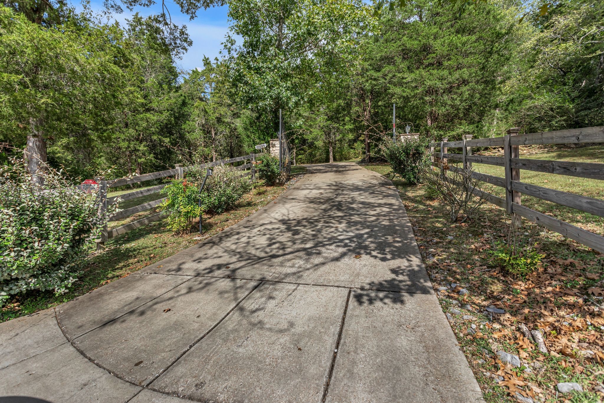 2886 Fly Road Santa Fe, TN 38482 - Photo 63 of 92 a view of a pathway with a yard