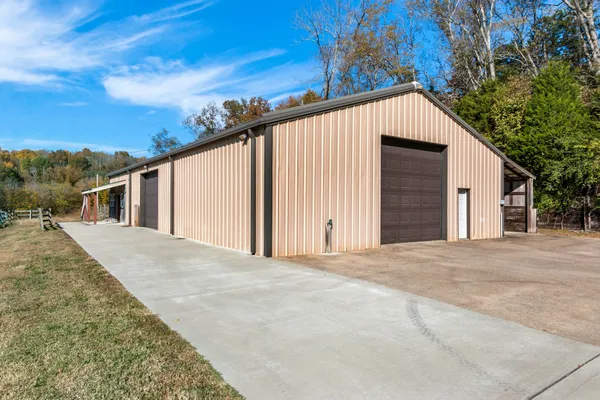 $2,474,550 | 2886 Fly Road, Santa Fe, TN 38482