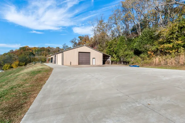 $2,625,000 | 2886 Fly Road, Santa Fe, TN 38482