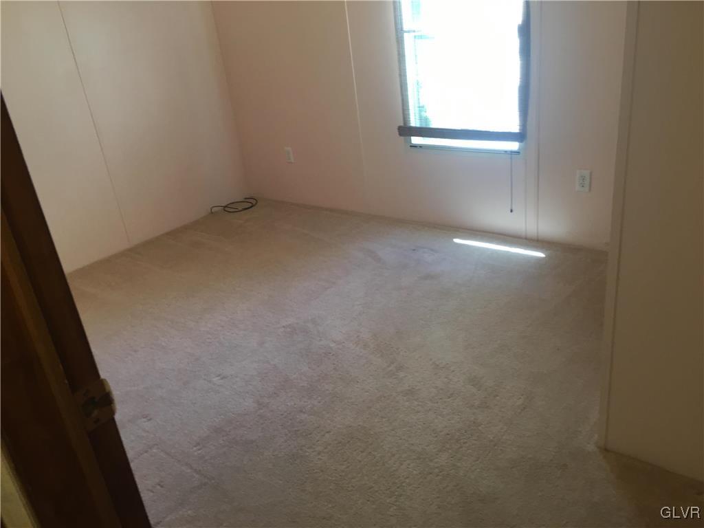 229 Molly Pitcher Road Mount Bethel, PA 18343 - Photo 3 of 13 Gallery Image 3