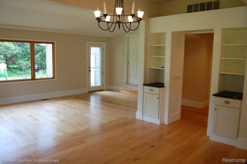 32860 Haverford Road Franklin, MI 48025 - Photo 4 of 29