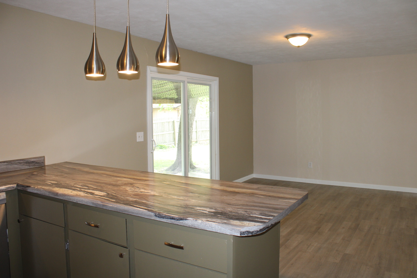 514 Roddy Road Salem, IL 62881 - Photo 14 of 38 Gallery Image 14