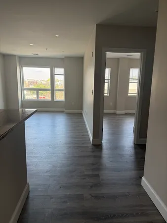 $2,100 | 75 South Main Street, Unit 405, Attleboro, MA 02703