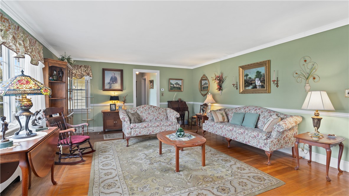 14 Barnes Street Smithfield, RI 02828 - Photo 8 of 44