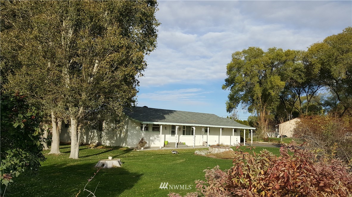 5660 Mae Valley Road Northeast Moses Lake, WA 98837 - Photo 2 of 23 Gallery Image 2