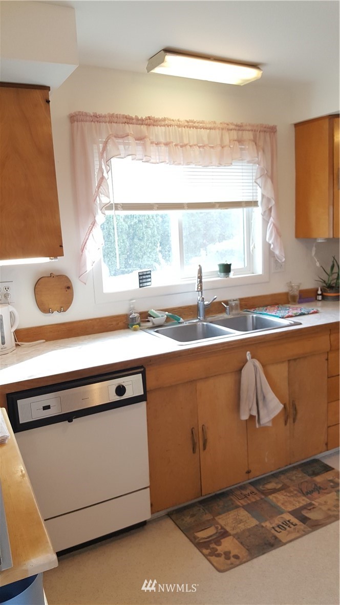 5660 Mae Valley Road Northeast Moses Lake, WA 98837 - Photo 11 of 23 Gallery Image 11
