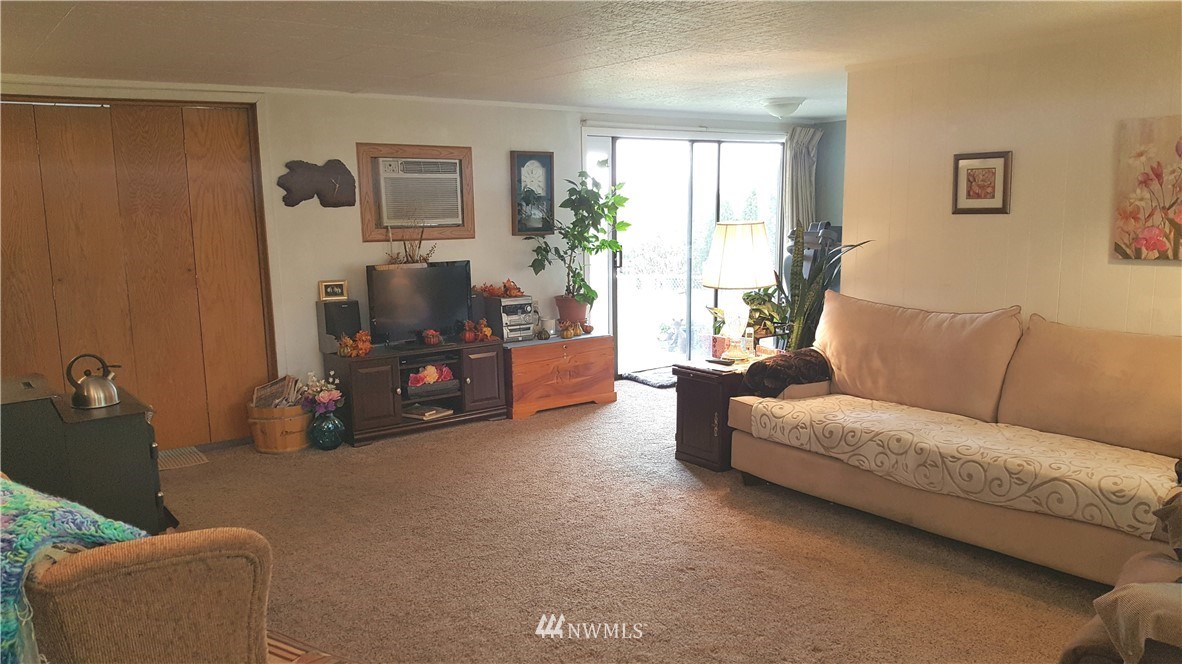 5660 Mae Valley Road Northeast Moses Lake, WA 98837 - Photo 3 of 23 Gallery Image 3