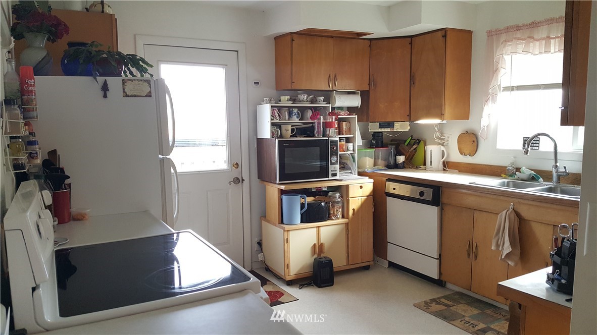 5660 Mae Valley Road Northeast Moses Lake, WA 98837 - Photo 10 of 23 Gallery Image 10