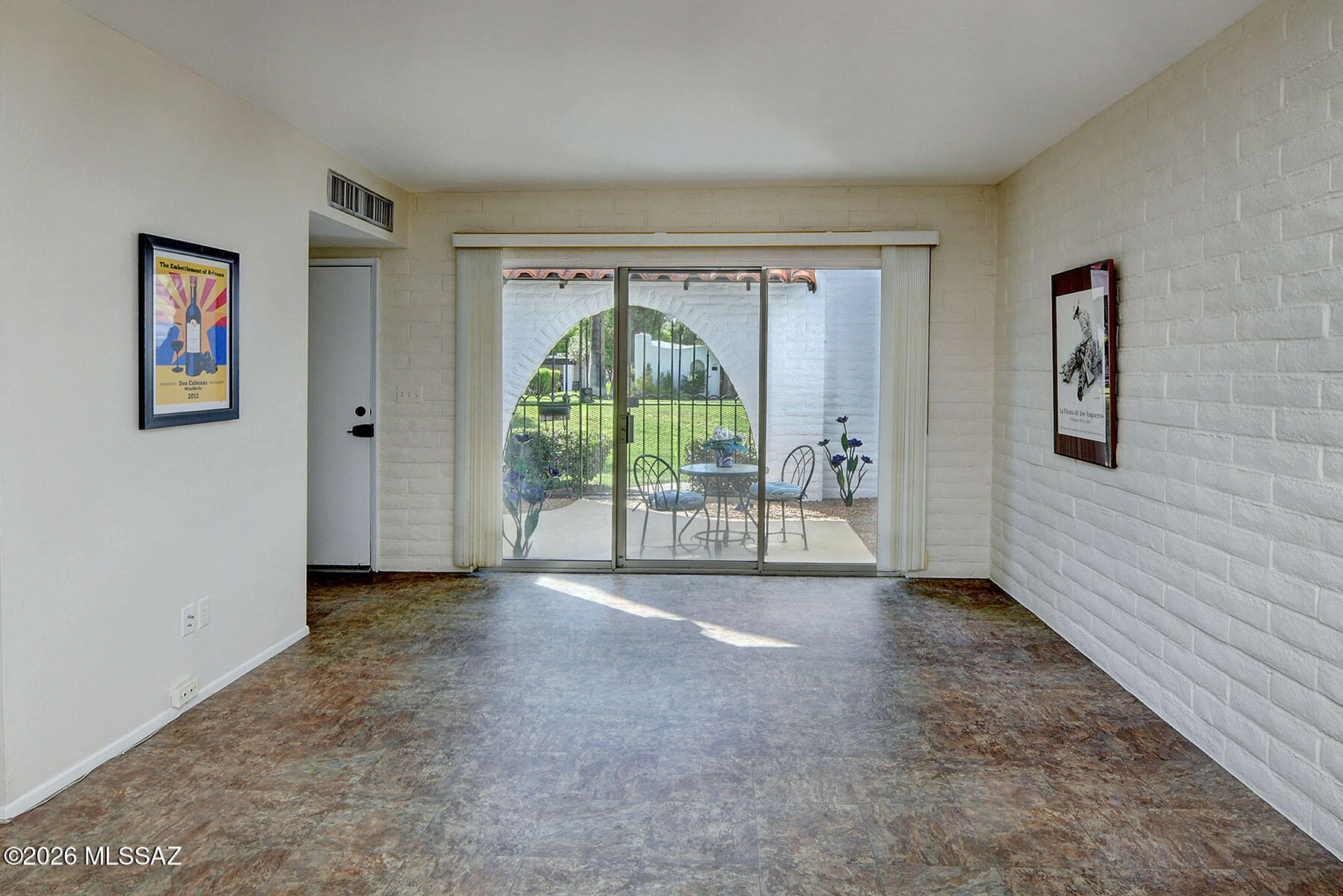 711 West Las Lomitas Road Tucson, AZ 85704 - Photo 10 of 29 LIVING ROOM FACING PATIO
