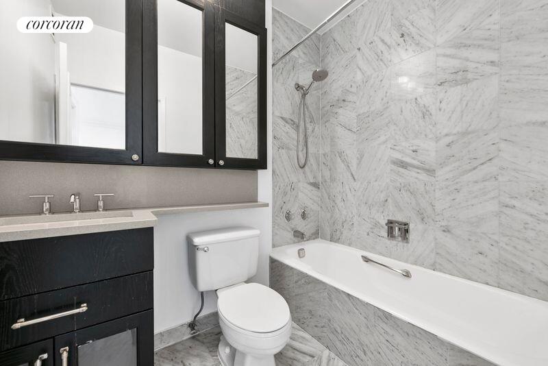 380 Rector Place, Unit 4L Manhattan, NY 10280 - Photo 5 of 8