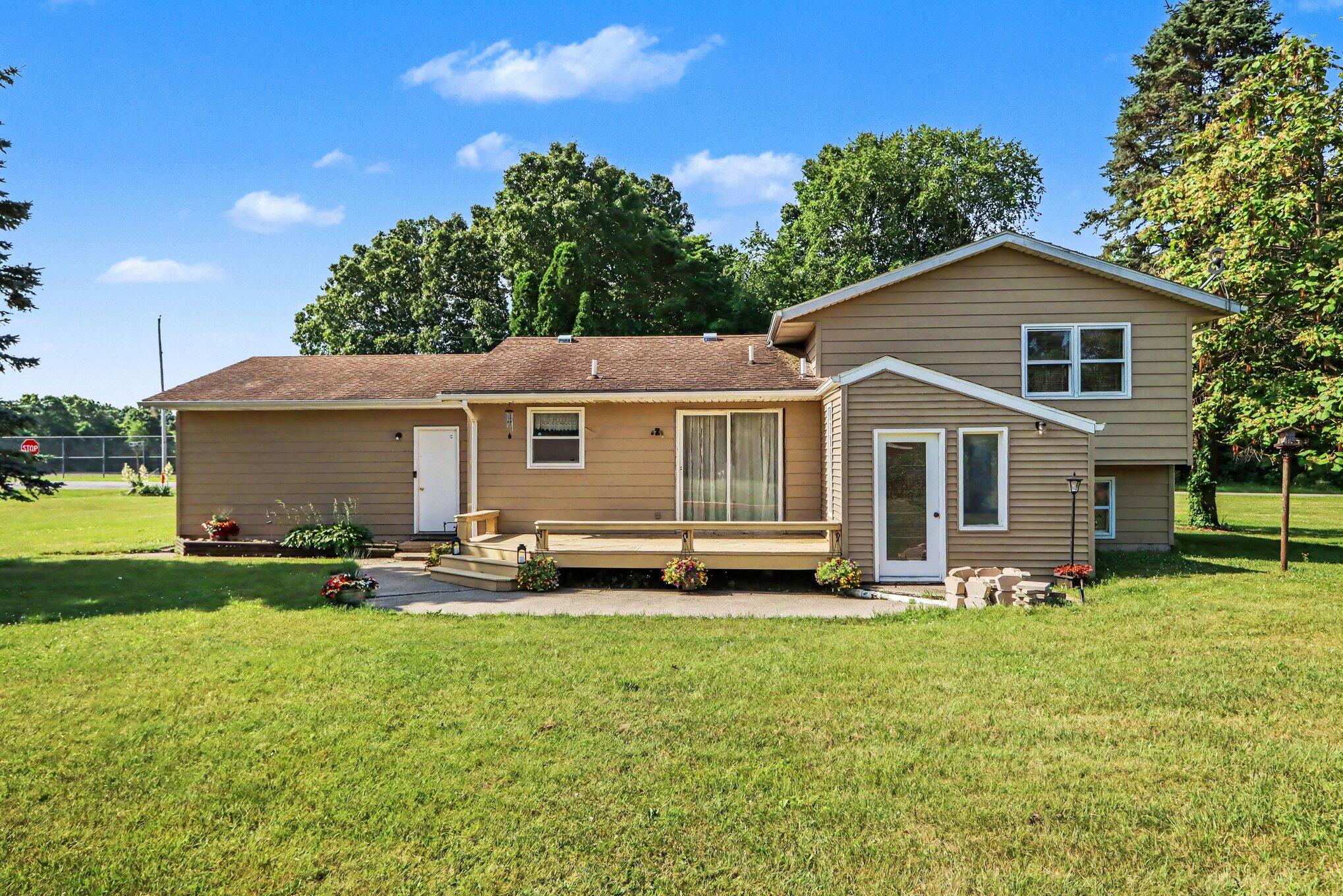 34792 Mill Lake Road Gobles, MI 49055 - Photo 3 of 38 032_file_7314