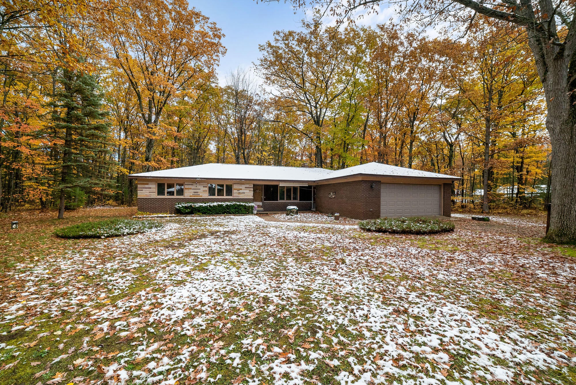 248 Ranch Road Indian River, MI 49749 - Photo 2 of 26 Gallery Image 2