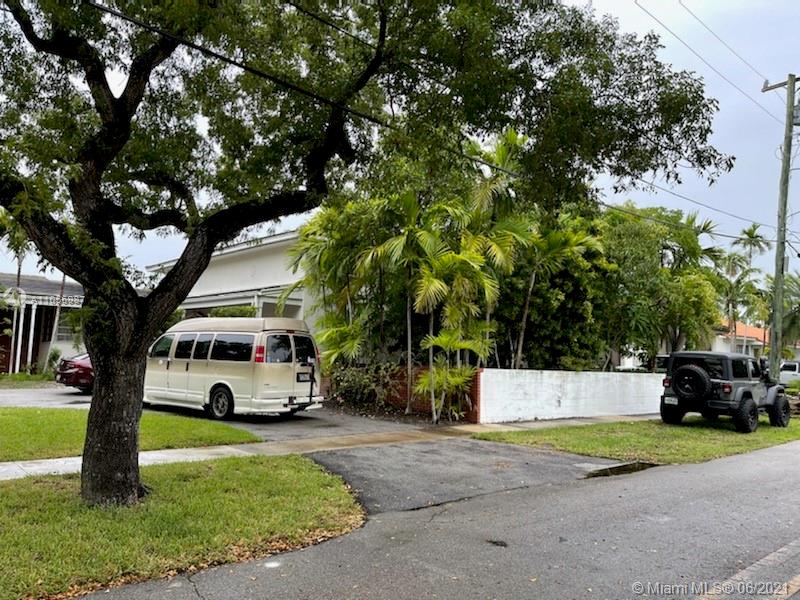 12885 Hickory Road North Miami, FL 33181 - Photo 22 of 24 Gallery Image 22