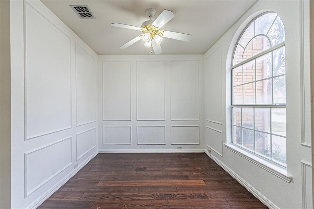 1907 New Haven Road Grapevine, TX 76051 - Photo 23 of 34 an empty room with fan and windows
