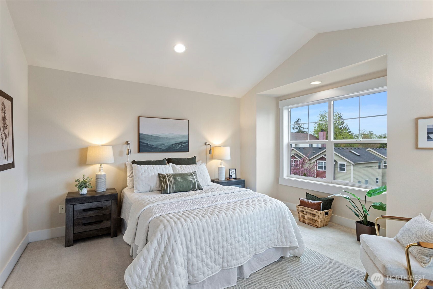 9501 Interlake Avenue North Seattle, WA 98103 - Photo 16 of 36