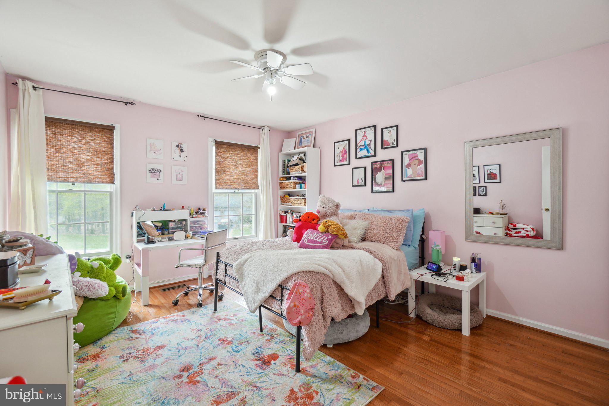 10604 Cannonview Court Fort Washington, MD 20744 - Photo 24 of 50 a bed room with a bed and a chair