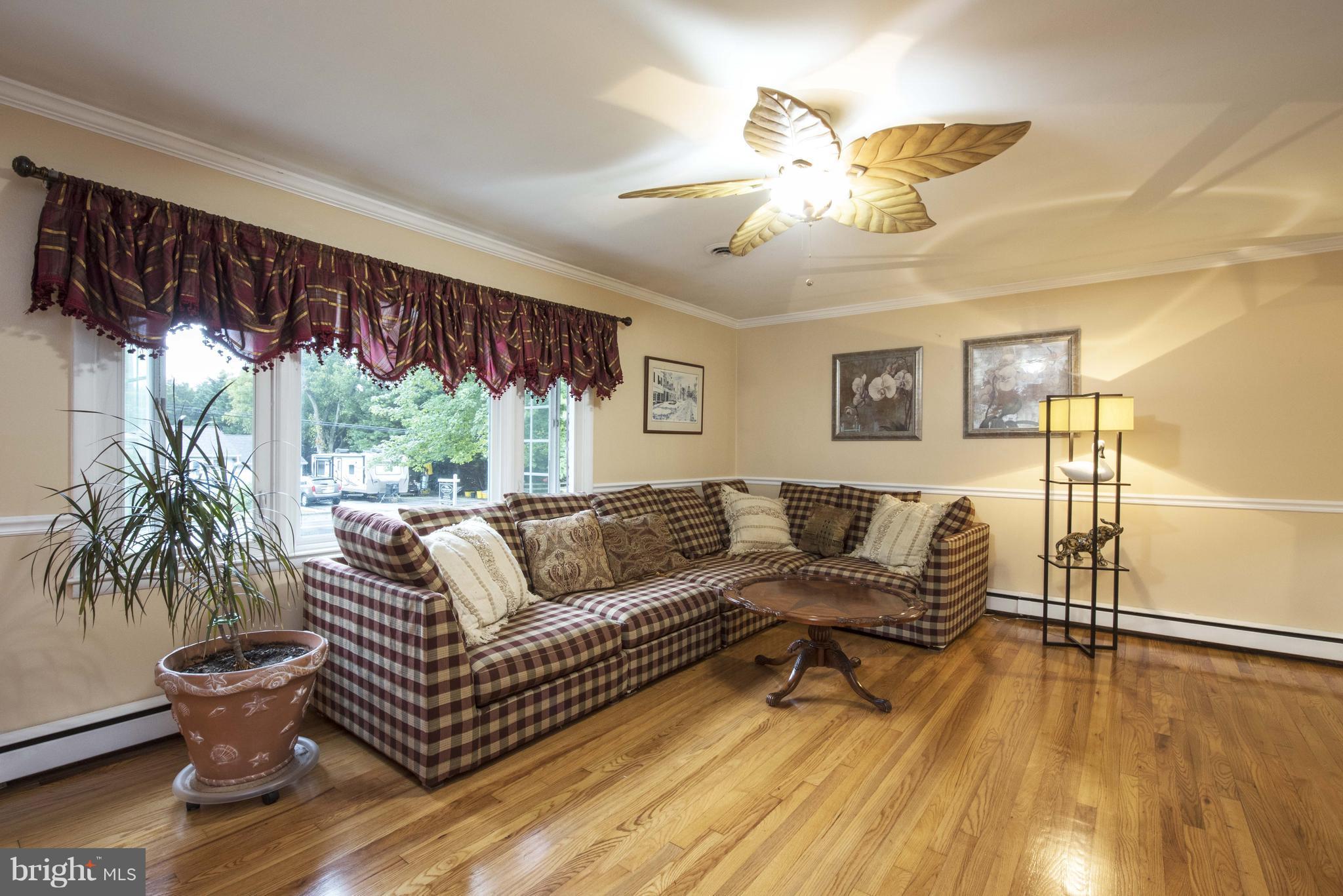 110 Holly Road Edgewater, MD 21037 - Photo 16 of 30 Family Room
