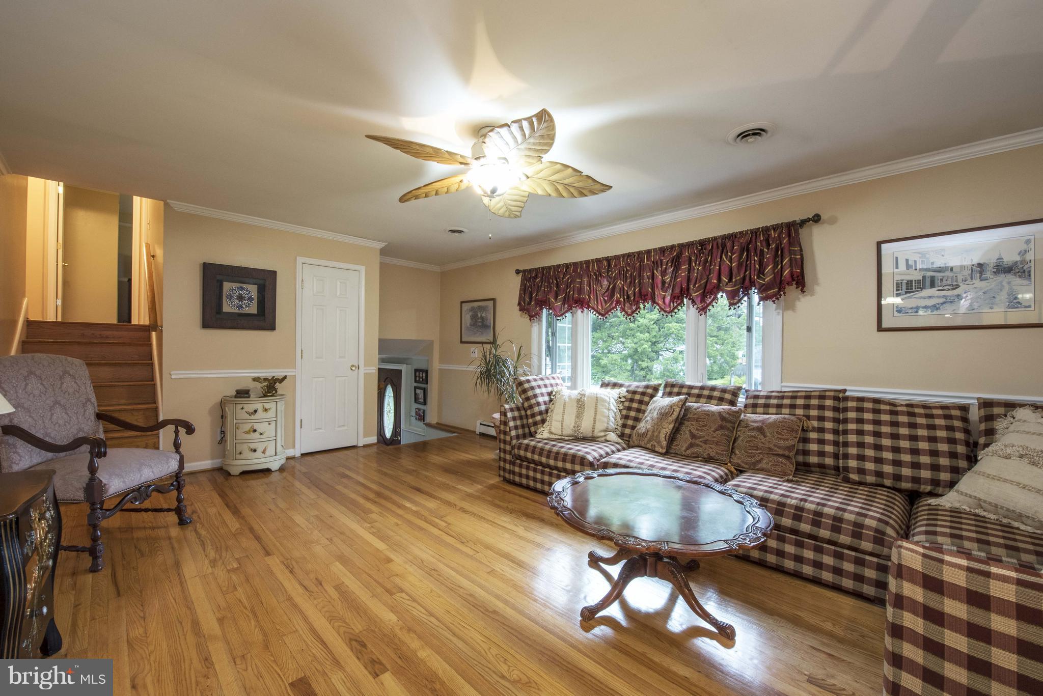 110 Holly Road Edgewater, MD 21037 - Photo 17 of 30 Living Room