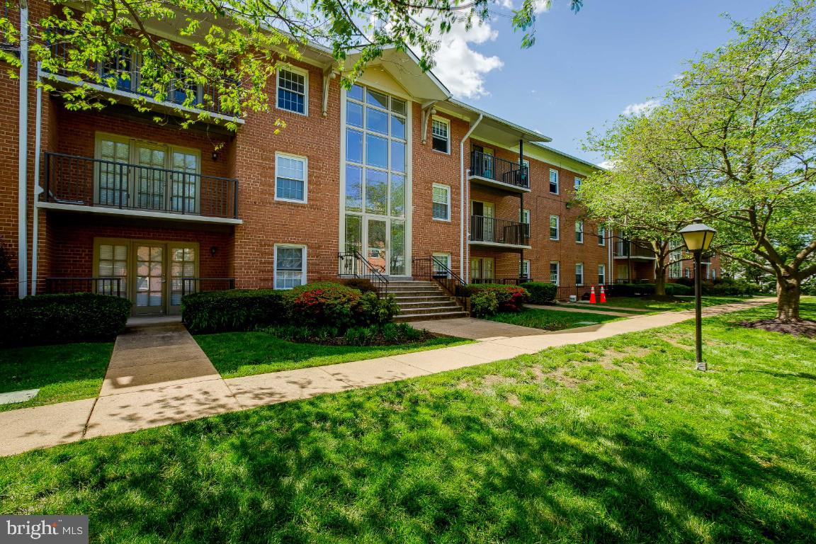 3336 Spring Lane, Unit A40 Falls Church, VA 22041 - Photo 2 of 33 Front
