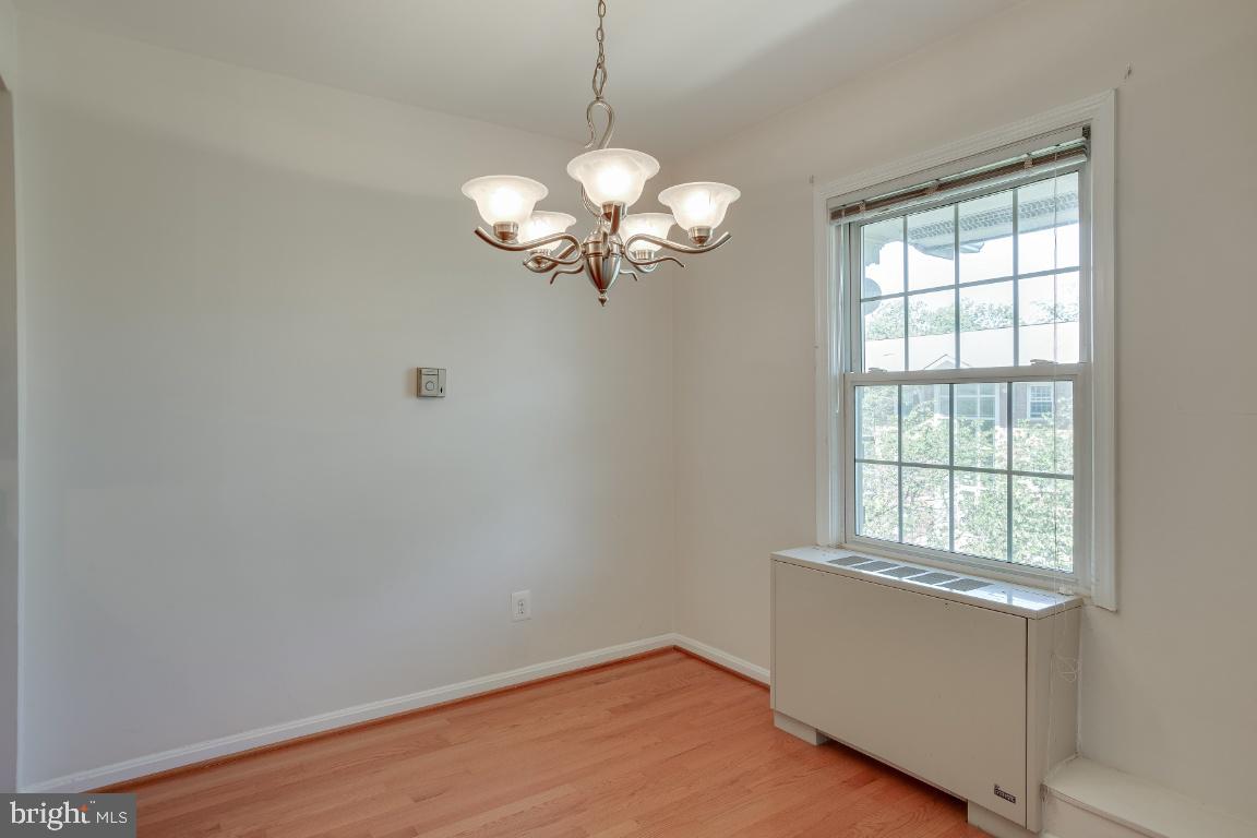 3336 Spring Lane, Unit A40 Falls Church, VA 22041 - Photo 11 of 33 Dining room