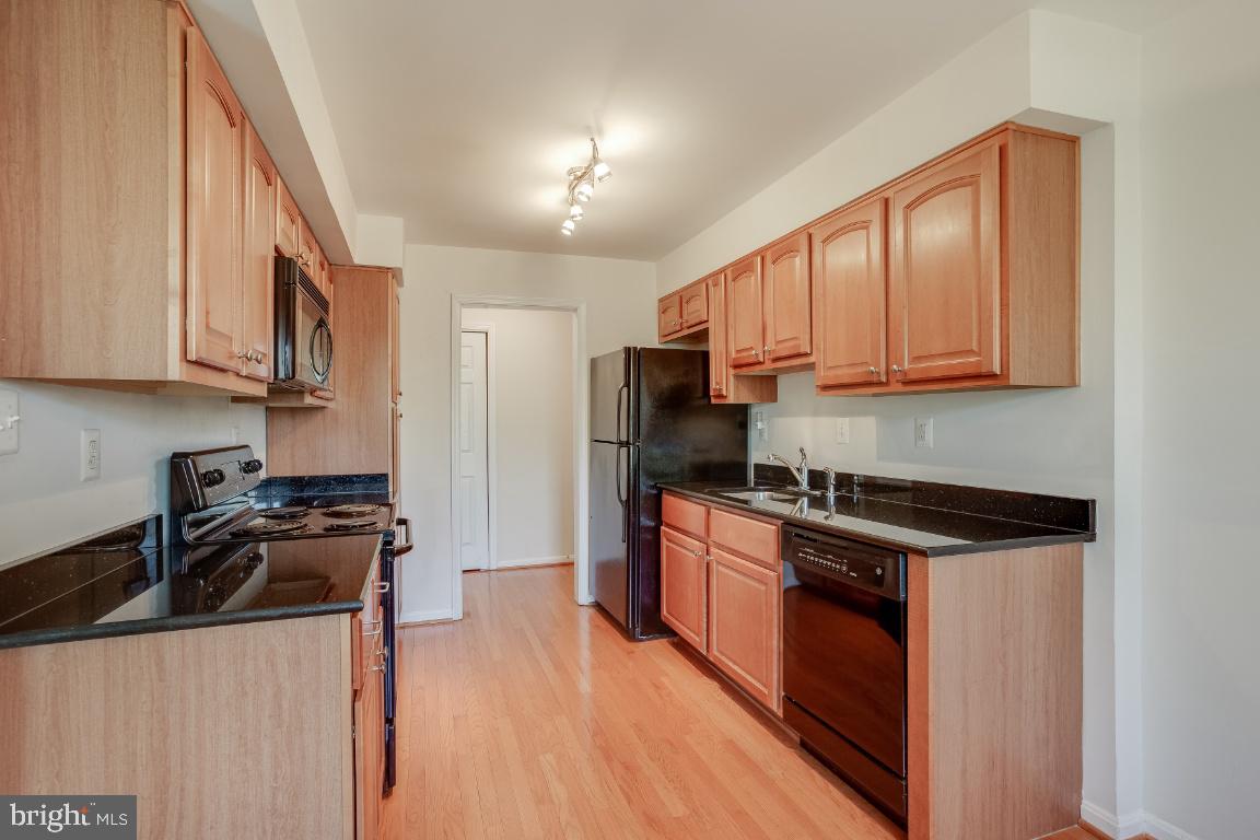 3336 Spring Lane, Unit A40 Falls Church, VA 22041 - Photo 14 of 33 Kitchen