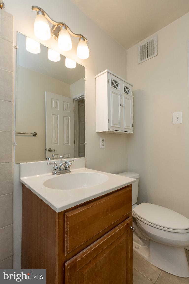 3336 Spring Lane, Unit A40 Falls Church, VA 22041 - Photo 27 of 33 Full bath