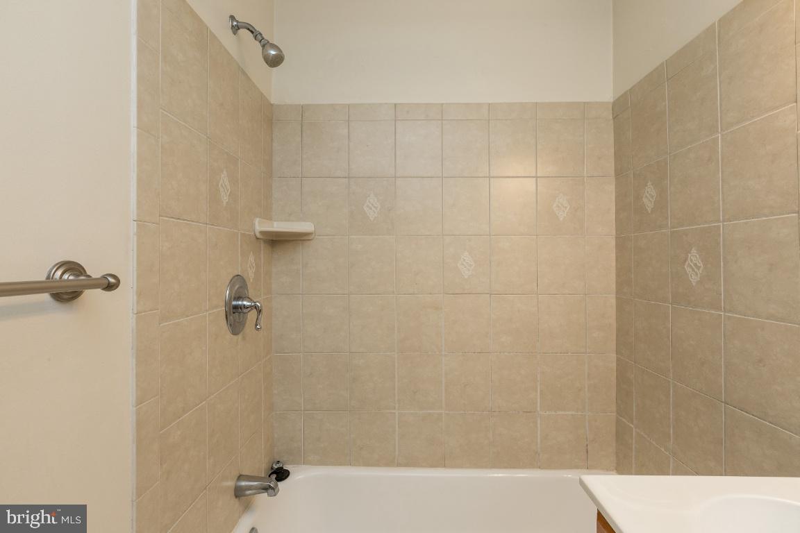 3336 Spring Lane, Unit A40 Falls Church, VA 22041 - Photo 28 of 33 Full bath