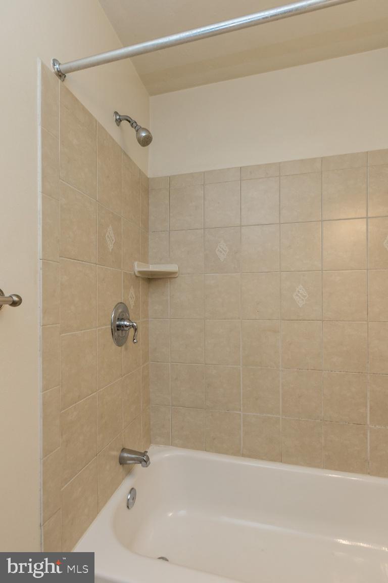 3336 Spring Lane, Unit A40 Falls Church, VA 22041 - Photo 29 of 33 Full bath