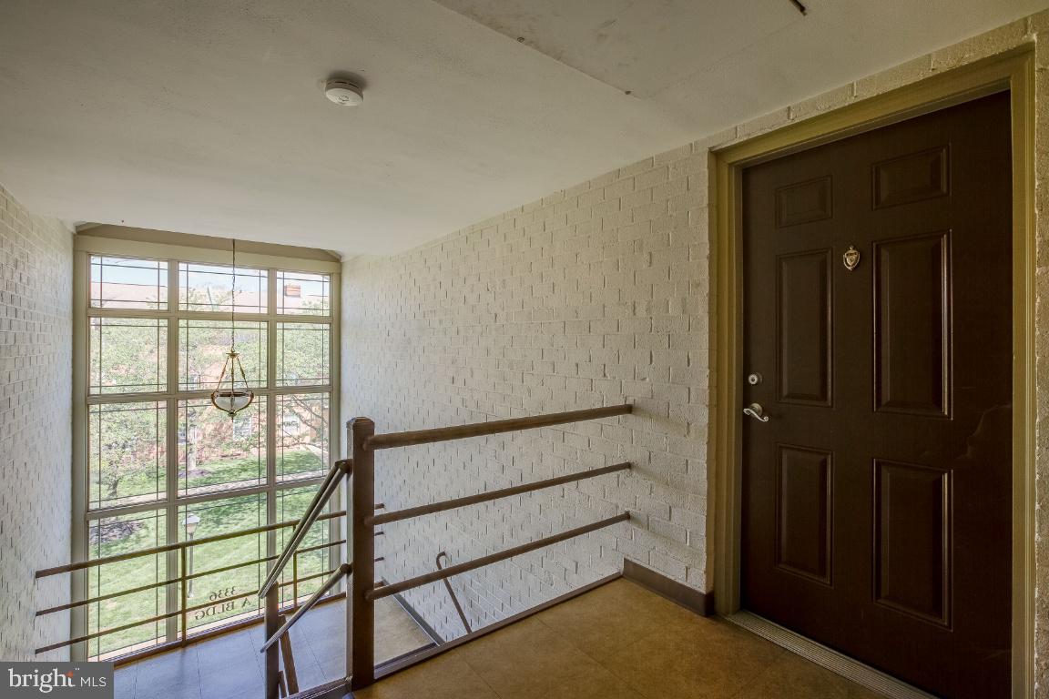 3336 Spring Lane, Unit A40 Falls Church, VA 22041 - Photo 4 of 33 Front door