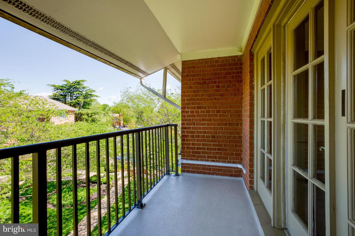 3336 Spring Lane, Unit A40 Falls Church, VA 22041 - Photo 31 of 33 Balcony