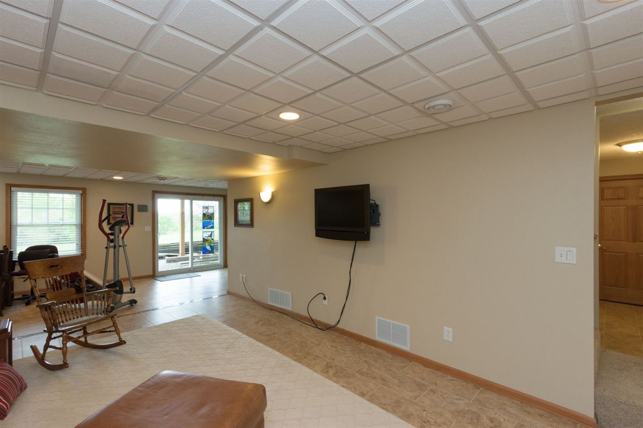 4359 Cosgrove Road Southwest Oxford, IA 52322 - Photo 27 of 38 Gallery Image 27