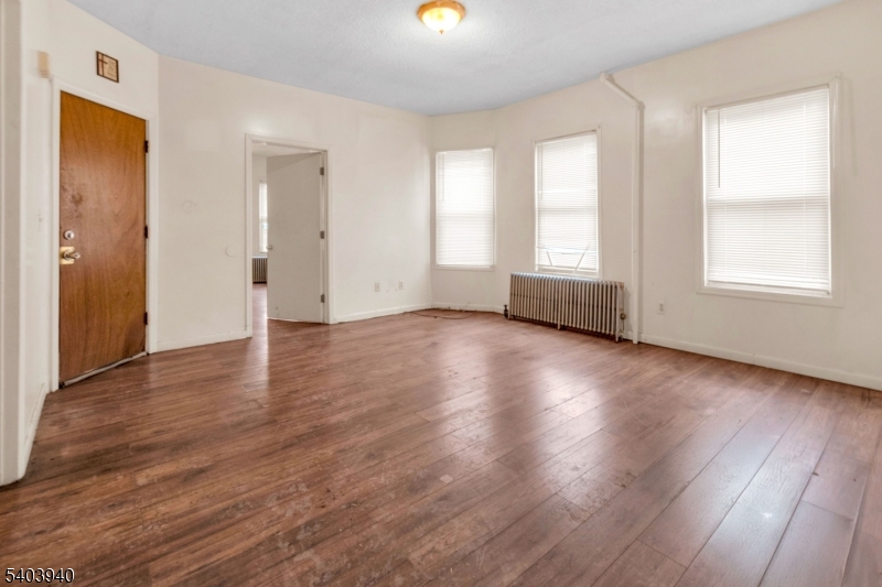 21 Rosa Parks Boulevard Paterson, NJ 07524 - Photo 4 of 24