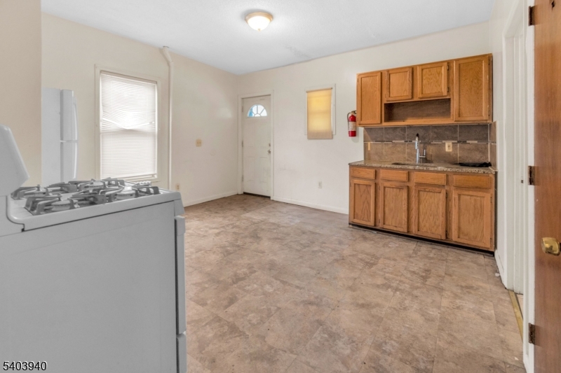 21 Rosa Parks Boulevard Paterson, NJ 07524 - Photo 6 of 24