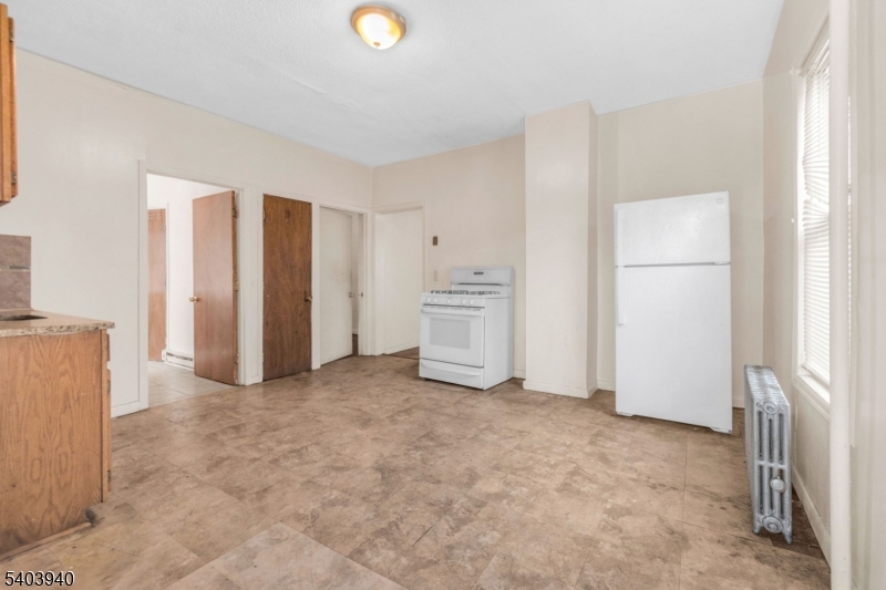 21 Rosa Parks Boulevard Paterson, NJ 07524 - Photo 7 of 24