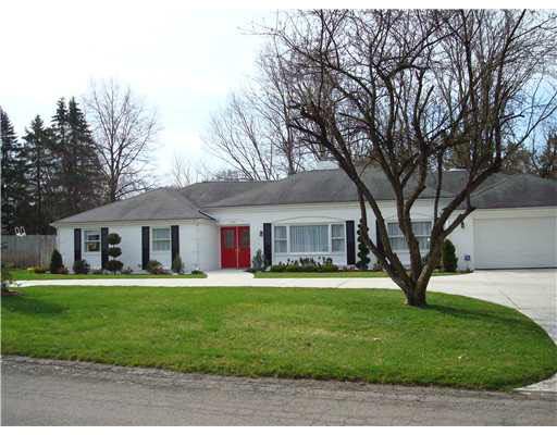 1220 Riding Mall South Bend, IN 46614 - Photo 1 of 12 Gallery Image 1