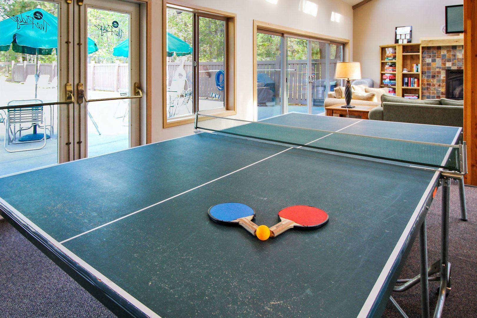 57321 Beaver Ridge Loop, Unit 1 Sunriver, OR 97707 - Photo 21 of 28 R1 owners lounge ping pong