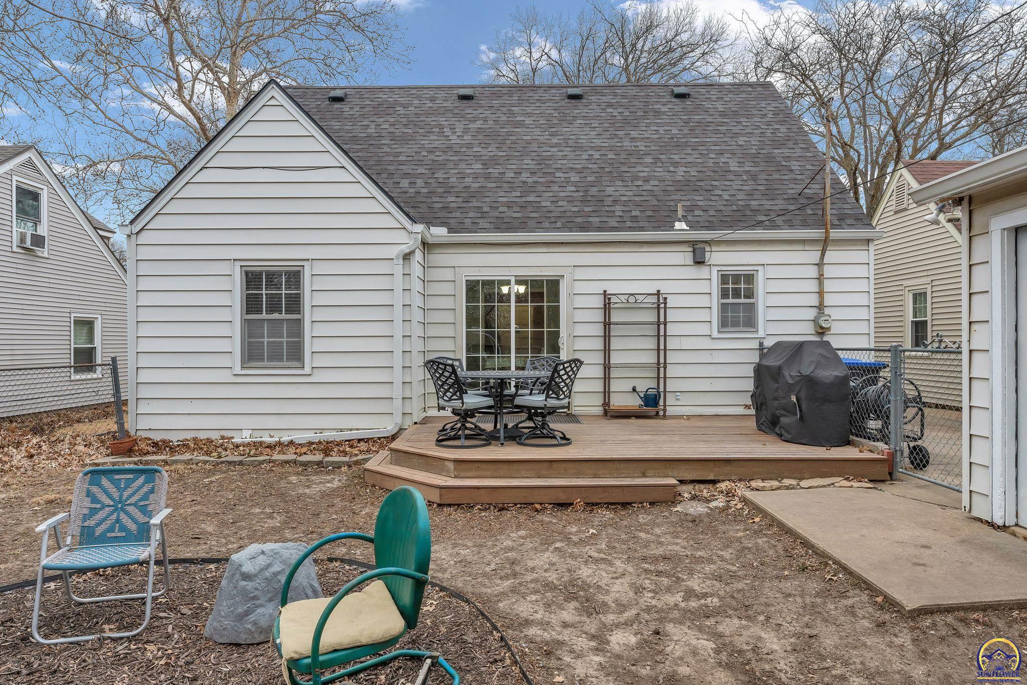 1944 Southwest Bowman Court Topeka, KS 66604 - Photo 15 of 42