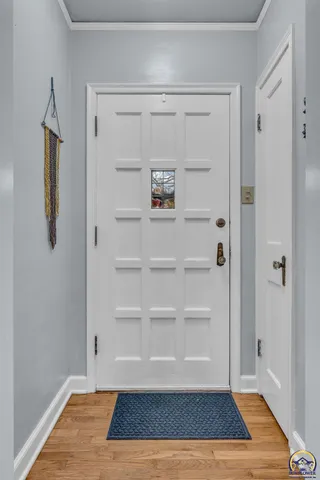 $185,000 | 1944 Southwest Bowman Court, Topeka, KS 66604