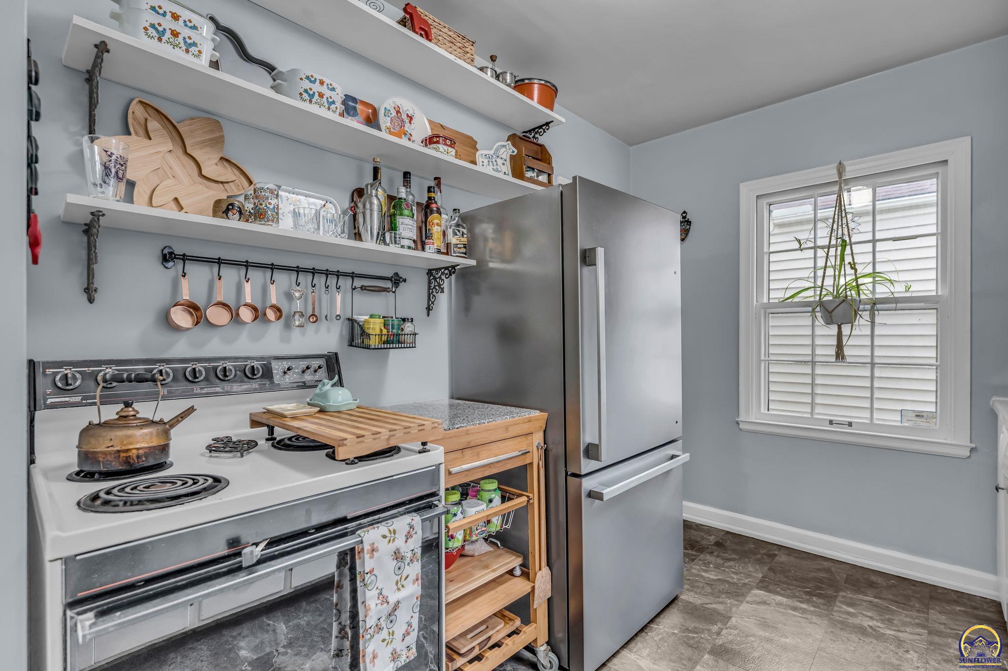 1944 Southwest Bowman Court Topeka, KS 66604 - Photo 26 of 42