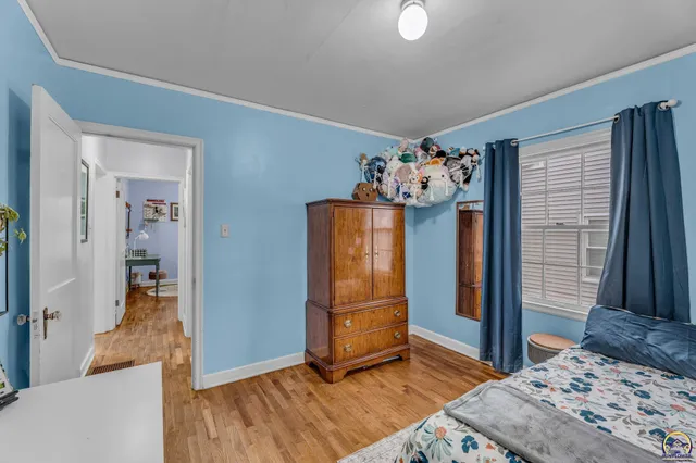 $185,000 | 1944 Southwest Bowman Court, Topeka, KS 66604